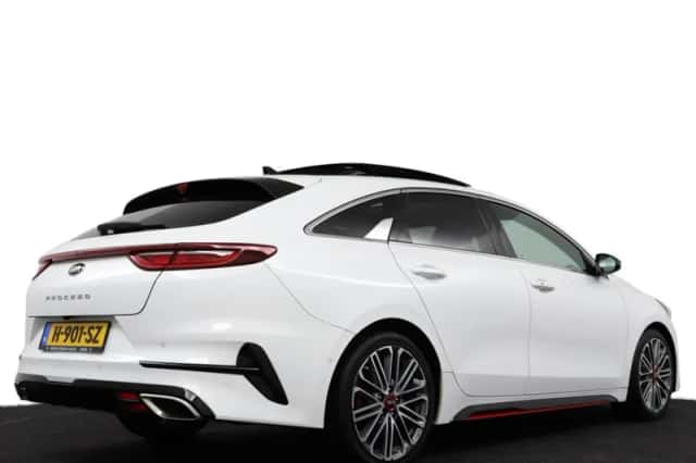 Kia ProCeed (2019) thumbnail 6