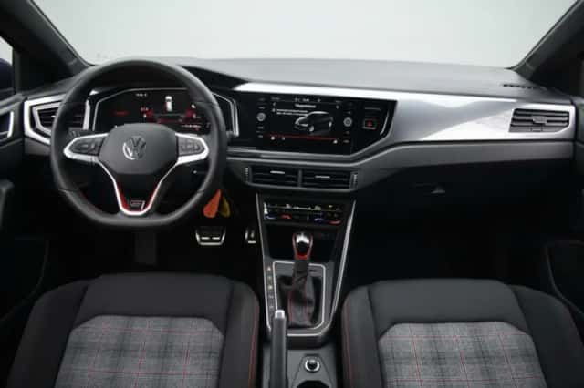 Volkswagen Polo (2024) thumbnail 2
