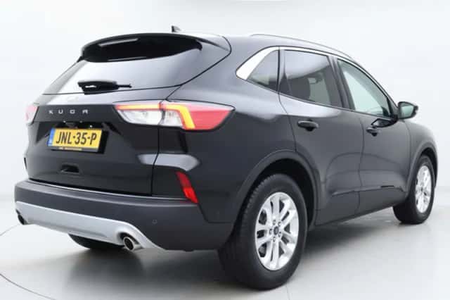 Ford Kuga (2021) thumbnail 3