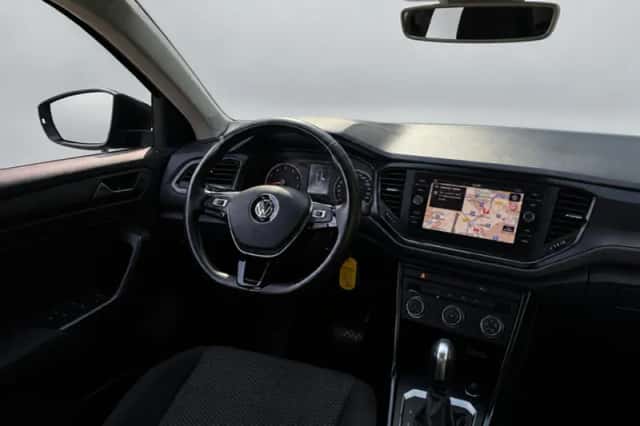 Volkswagen T-Roc (2020) thumbnail 2