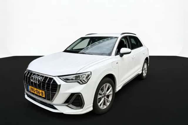 Audi Q3 (2022) thumbnail 3