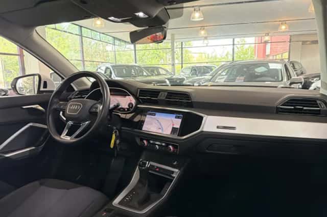Audi Q3 (2022) thumbnail 6