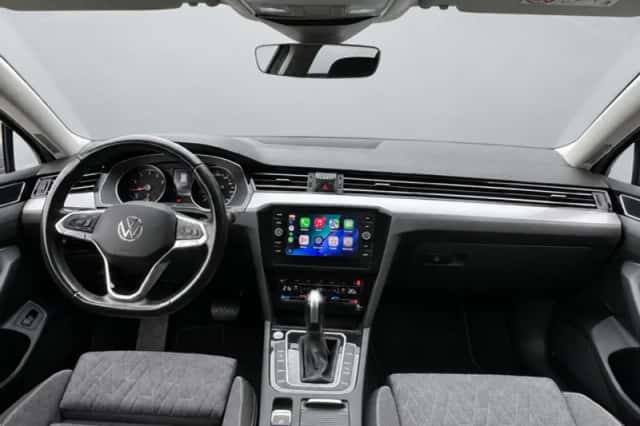 Volkswagen Passat (2022) thumbnail 5