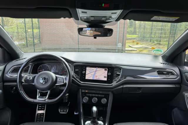 Volkswagen T-Roc (2020) thumbnail 2