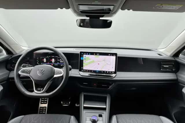 Volkswagen Tiguan (2025) thumbnail 2