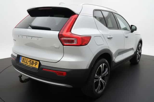 Volvo XC40 (2021) thumbnail 3