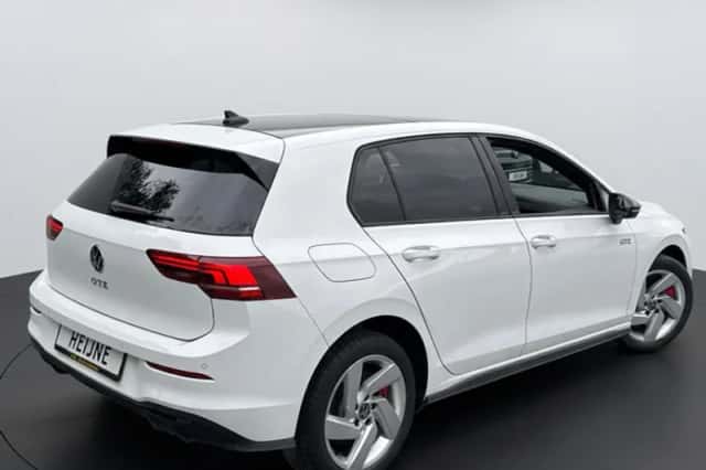 Volkswagen Golf (2025) thumbnail 4