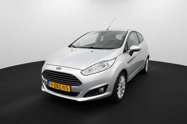 Ford Fiesta (2014) thumbnail 2