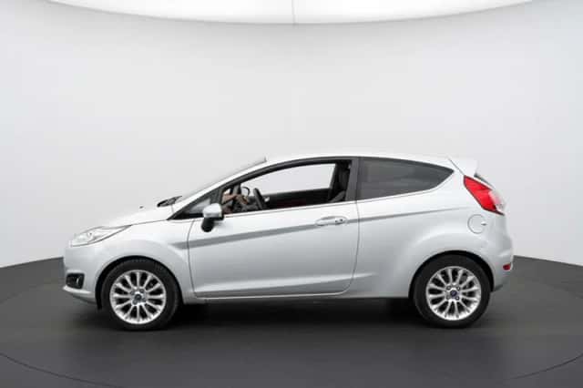 Ford Fiesta (2014) thumbnail 3