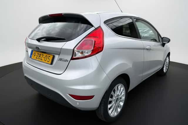 Ford Fiesta (2014) thumbnail 5