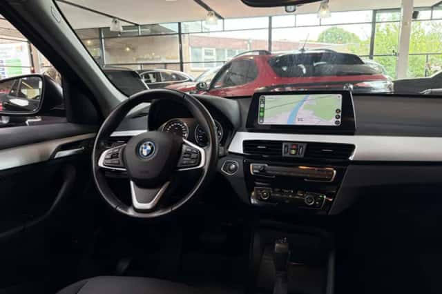 BMW X1 (2022) thumbnail 4