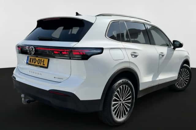 Volkswagen Tiguan (2025) thumbnail 2