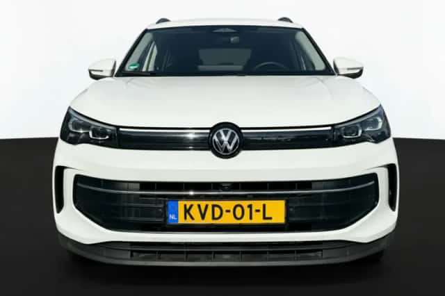 Volkswagen Tiguan (2025) thumbnail 3