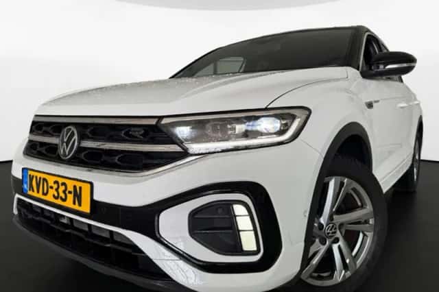 Volkswagen T-Roc (2023) thumbnail 3
