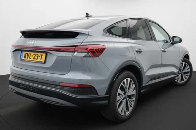 Audi Q4 e-tron (2023) thumbnail 3