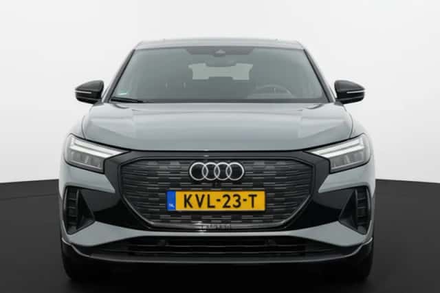 Audi Q4 e-tron (2023) thumbnail 4