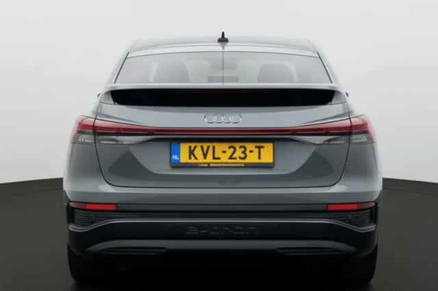 Audi Q4 e-tron (2023) thumbnail 5