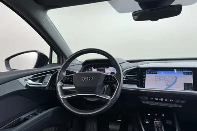 Audi Q4 e-tron (2023) thumbnail 6