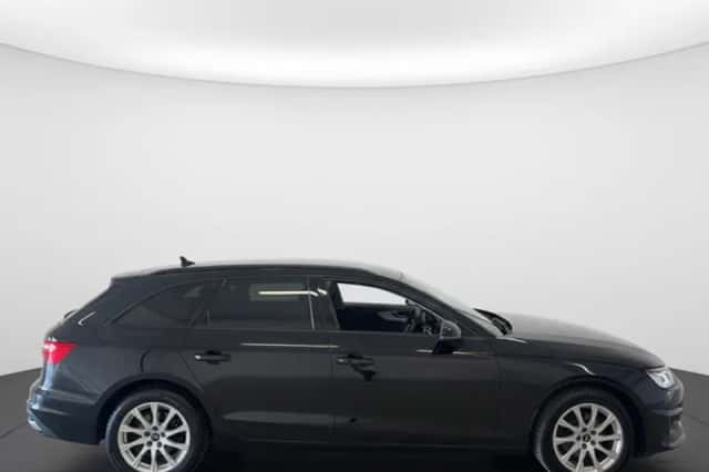 Audi A4 (2022) thumbnail 5