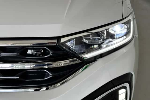 Volkswagen T-Roc (2024) thumbnail 3