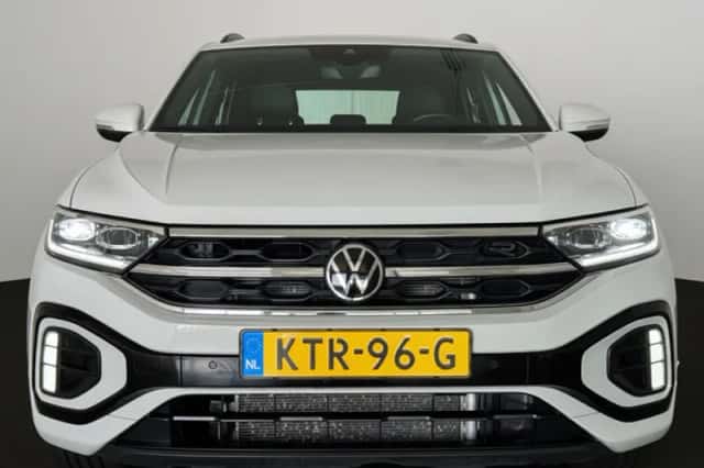 Volkswagen T-Roc (2024) thumbnail 4