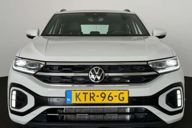 Volkswagen T-Roc (2024) thumbnail 4