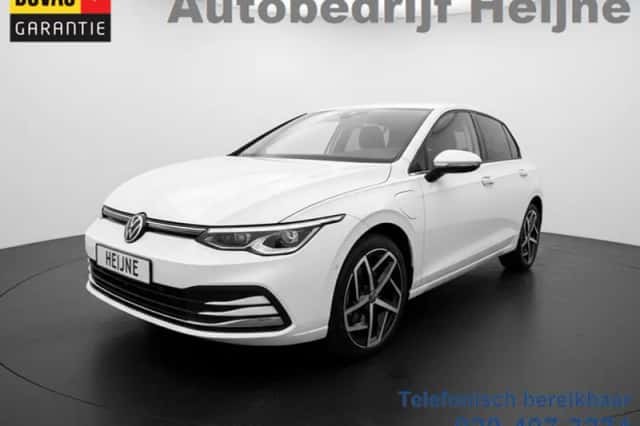 Volkswagen Golf (2022) thumbnail 1
