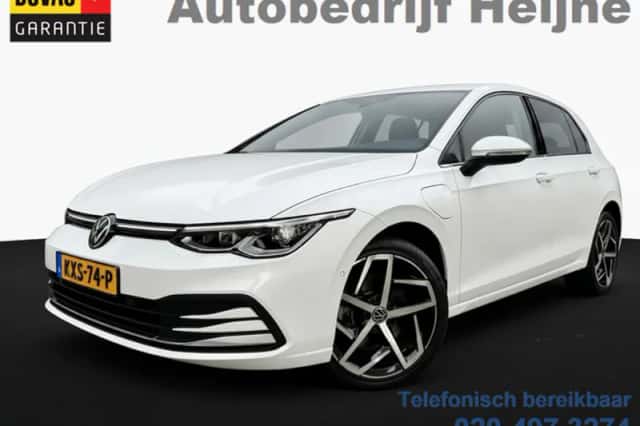 Volkswagen Golf (2022) thumbnail 1