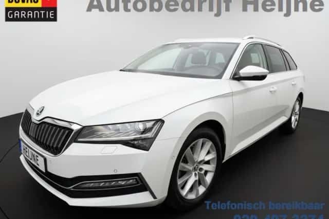 Škoda Superb (2022) thumbnail 1