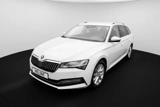 Škoda Superb (2022) thumbnail 2