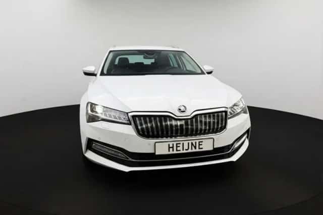 Škoda Superb (2022) thumbnail 6