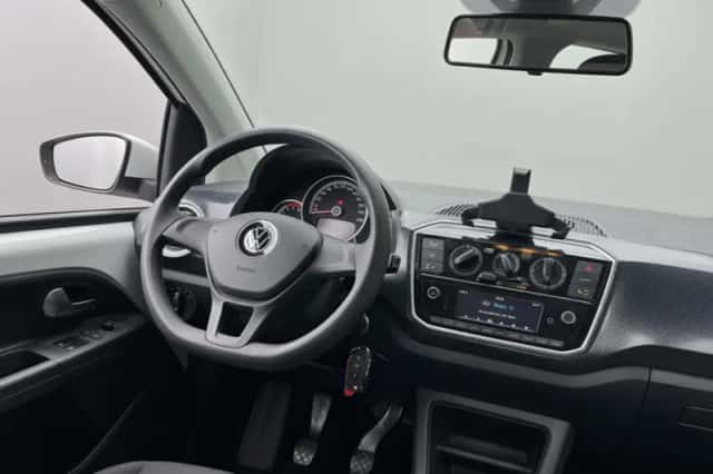 Volkswagen Up! (2021) thumbnail 2