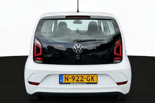 Volkswagen Up! (2021) thumbnail 4