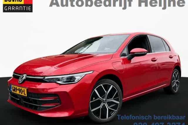 Volkswagen Golf (2024) thumbnail 1