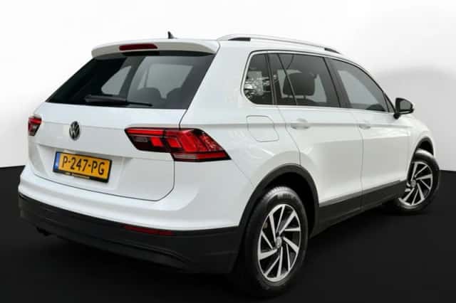 Volkswagen Tiguan (2017) thumbnail 3