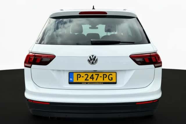 Volkswagen Tiguan (2017) thumbnail 5
