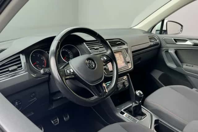 Volkswagen Tiguan (2017) thumbnail 6