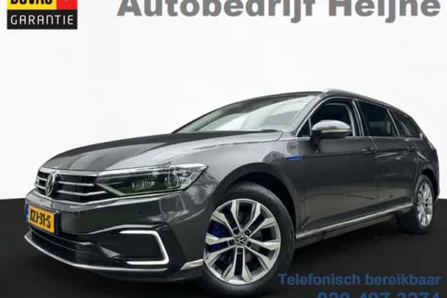 Volkswagen Passat (2023) thumbnail 1