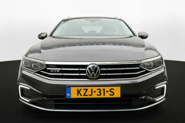 Volkswagen Passat (2023) thumbnail 4