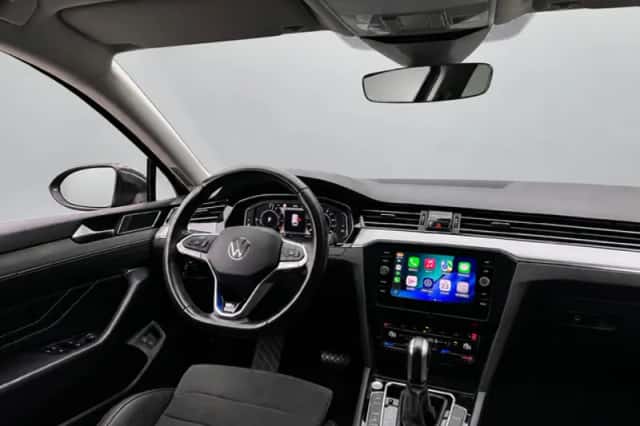 Volkswagen Passat (2023) thumbnail 6