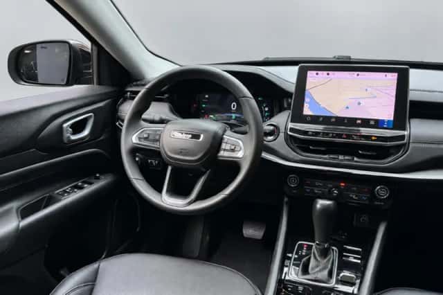 Jeep Compass (2022) thumbnail 2