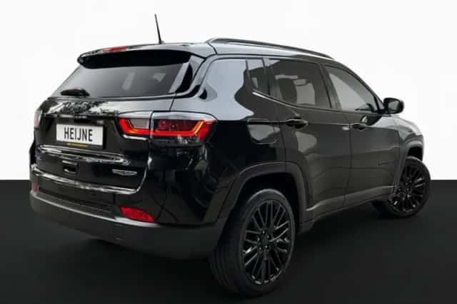Jeep Compass (2022) thumbnail 3