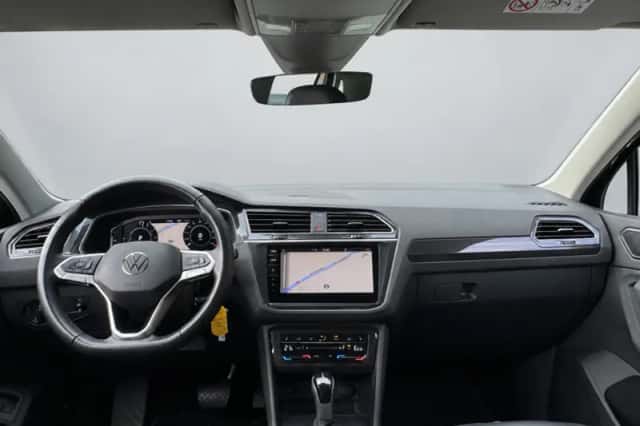 Volkswagen Tiguan (2022) thumbnail 2