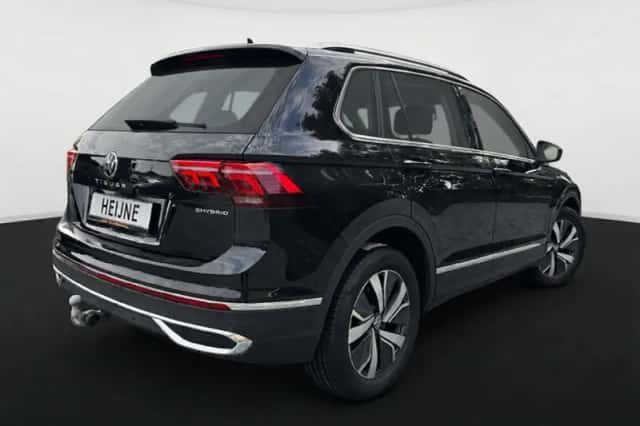 Volkswagen Tiguan (2022) thumbnail 3