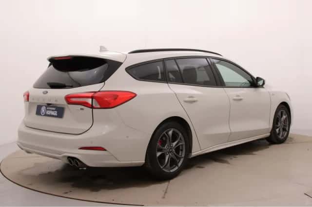 Ford Focus (2022) thumbnail 2
