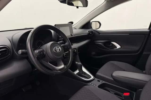 Toyota Yaris (2023) thumbnail 4