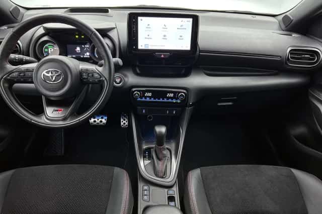Toyota Yaris (2023) thumbnail 4