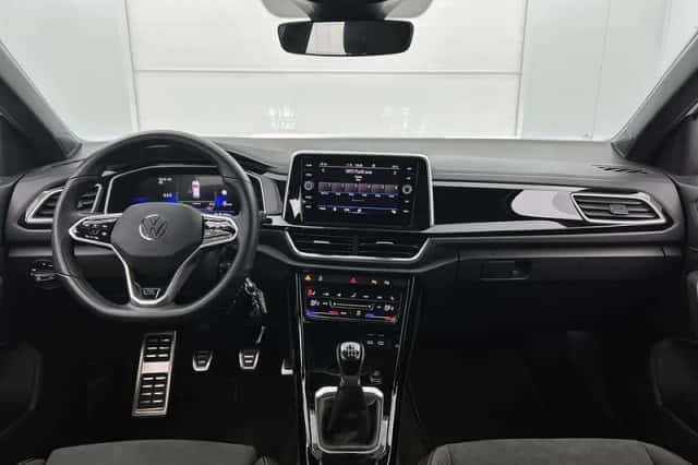 Volkswagen T-Roc (2023) thumbnail 4
