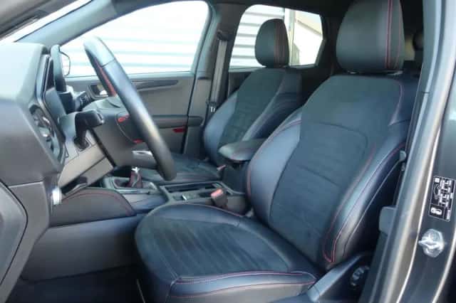 Ford Kuga (2020) thumbnail 4