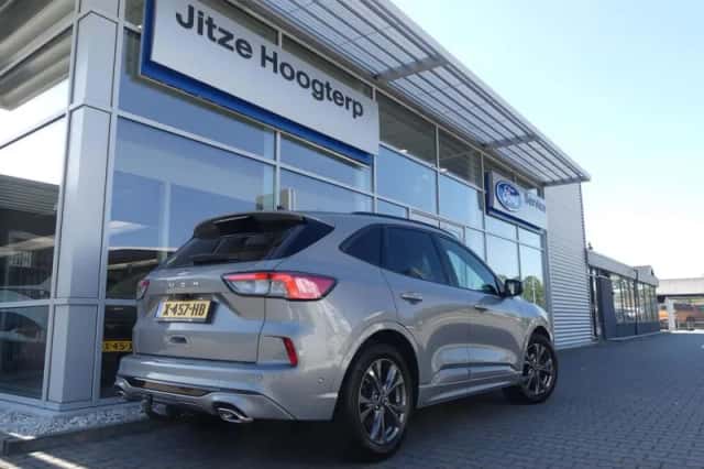Ford Kuga (2021) thumbnail 2